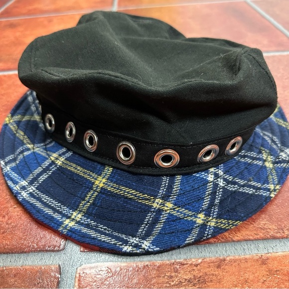 Marc Vachon One-of-a-Kind Bucket Hat - Picture 4 of 11